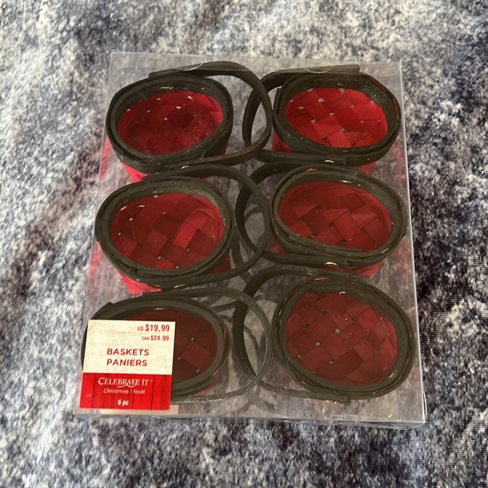 Holiday Ornamental Mini Baskets
